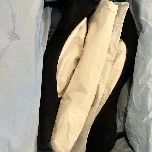 Prada suede kitten heel 38.5. From 2017 but worn only a few times.. - Picture 2 of 9